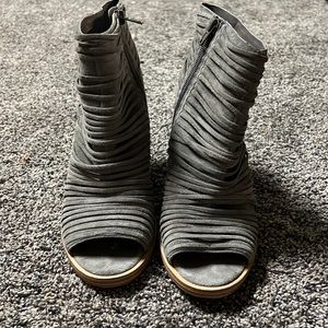 Vince camuto peep toe booties